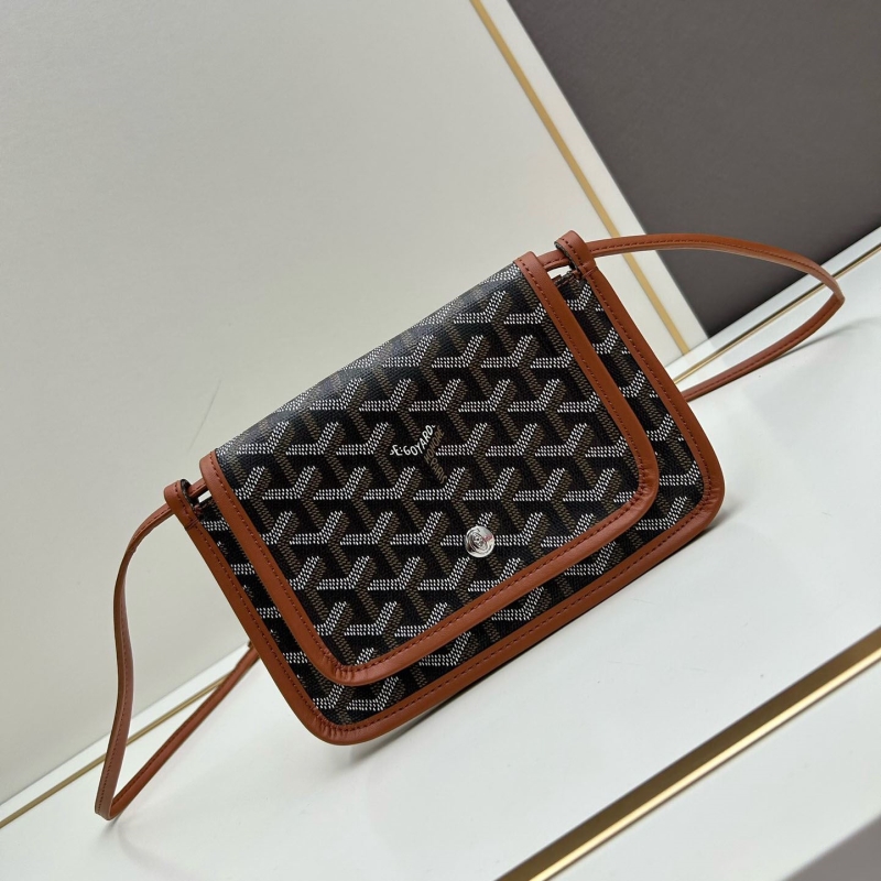 Go*ard clutch bags